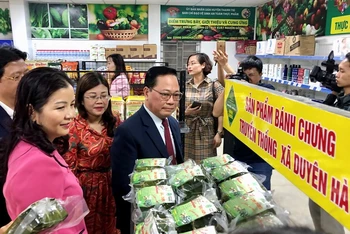 Sản phẩm bánh chưng Tranh Khúc (xã Duyên Hà, huyện Thanh Trì) được bày bán rộng rãi tại nhiều siêu thị, chuỗi thực phẩm.