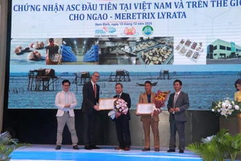Ông Sofiane Ainseur, Phụ trách Control Union khu vực miền bắc Việt Nam, đại diện đơn vị thẩm định trao chứng nhận ASC cho ngao Meretrix Lyrata.