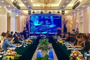 Các đại biểu trao đổi ý kiến tại Hội nghị Liên kết phát triển du lịch Lai Châu - Hà Nội.