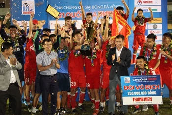 Đội Viettel lần đầu tiên vô địch U21 quốc gia.