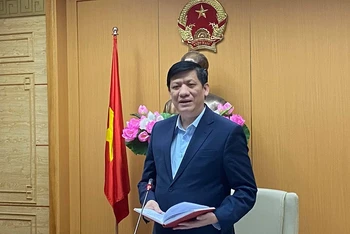 Bộ trưởng Y tế Nguyễn Thanh Long phát biểu tại cuộc họp. 