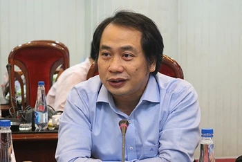 ThS, BS Nguyễn Trung Cấp, Phó Giám đốc chuyên môn Bệnh viện Bệnh Nhiệt đới Trung ương thông tin về tình hình điều trị cho BN 1.465.
