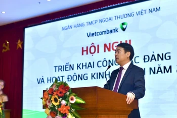 Chủ tịch Hội đồng quản trị Vietcombank Nghiêm Xuân Thành phát biểu tại hội nghị.