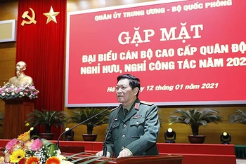 Đại tướng Ngô Xuân Lịch phát biểu ý kiến tại buổi gặp mặt.
