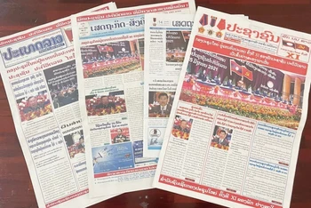 Trang nhất các báo lớn của Lào ngày 14-1 trang trọng đưa tin, ảnh, bài viết về Đại hội Đảng NDCM Lào lần thứ XI.