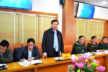 Thứ trưởng Y tế Đỗ Xuân Tuyên làm việc với UBND tỉnh Lào Cai về công tác phòng, chống Covid-19.
