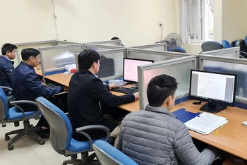 Hướng dẫn chính sách thuế thông qua mạng điện tử ở Chi cục thuế khu vực Bắc Nghệ II.