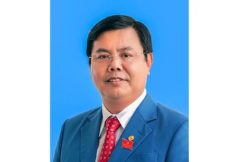 Đồng chí Nguyễn Tiến Hải, Bí thư Tỉnh ủy, Trưởng Đoàn đại biểu tỉnh Cà Mau dự Đại hội lần thứ XIII của Đảng. 