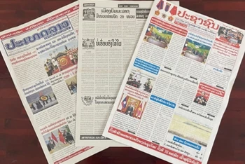 Báo chí Lào trong ngày 25 và 26-1 đưa nhiều tin bài về Đại hội lần thứ XIII của Đảng Cộng sản Việt Nam.