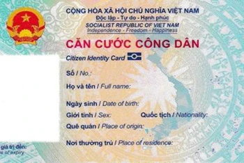 Mặt trước của Căn cước công dân có gắn chíp điện tử được thể hiện bằng hai ngôn ngữ Việt và Anh.