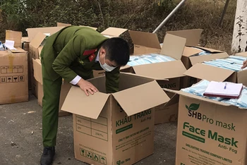 Lực lượng chức năng tỉnh Tuyên Quang thu giữ số lượng lớn khẩu trang không rõ nguồn gốc xuất xứ