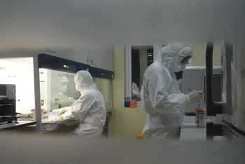 Phát hiện người đầu tiên nhiễm biến chủng SARS-CoV-2 ở Nam Phi tại Việt Nam