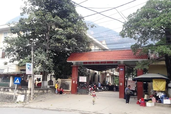 Cổng Bệnh viện đa khoa huyện Mường Lát.