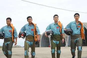 Các diễn viên Thanh Sơn, Quang Sự, Mạnh Quân và Bình An (từ trái qua) trong phim.