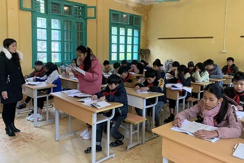 Học sinh tại Tuyên Quang đi học trở lại vào thứ hai, ngày 22-2-2021