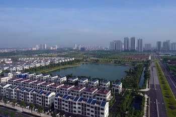 Thành phố Hà Nội được đầu tư xây dựng hạ tầng kỹ thuật đồng bộ, tạo diện mạo đô thị hiện đại, văn minh. Ảnh: DUY LINH