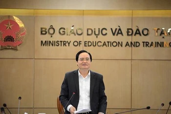 Bộ trưởng GD-ĐT Phùng Xuân Nhạ tại cuộc họp Ban chỉ đạo phòng, chống dịch Covid-19 của Bộ GD-ĐT (Ảnh: Bộ GD-ĐT)