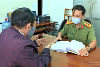 Phòng An ninh chính trị nội bộ, Công an tỉnh Đắk Lắk làm việc với người đại diện của Văn phòng đại diện tại Tây Nguyên của Công ty CP Việt TN.