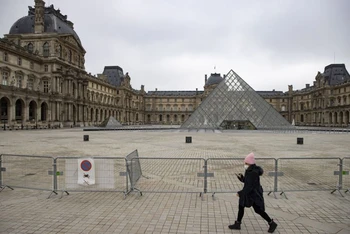 Bảo tàng Louvre tận dụng “thời cơ vàng” đóng cửa vì Covid-19