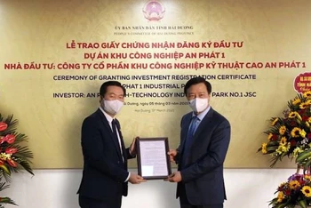 Lãnh đạo tỉnh Hải Dương trao Chứng nhận đầu tư dự án KCN An Phát 1