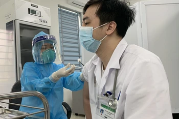522 người Việt Nam đã tiêm vaccine phòng Covid-19
