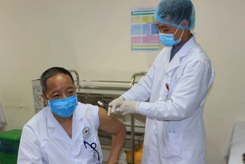 Bắc Ninh triển khai tiêm vaccine phòng Covid-19 cho cán bộ, nhân viên y tế