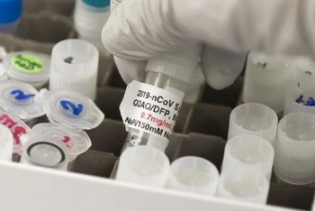 Vaccine ngừa Covid-19 đang phát triển tại phòng thí nghiệm Novavax ở Gaithersburg, Maryland vào ngày 20-3-2020. Ảnh: Getty Images.