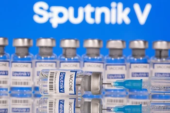 Vaccine ngừa Covid-19 Sputnik V của Nga. Ảnh: Reuters