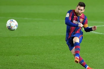 Messi là cầu thủ duy nhất trong lịch sử La Liga ghi được ít nhất 20 bàn trong 13 mùa giải liên tiếp. (Ảnh: Getty Images)