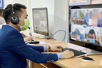 Phiên giao dịch việc làm trực tuyến tại Trung tâm Dịch vụ việc làm Hà Nội (Ảnh minh họa: HCES).