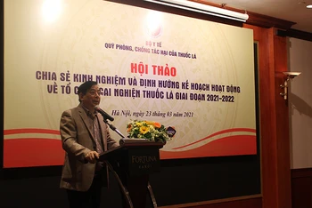 TTND, PGS, TS Lương Ngọc Khuê - Giám đốc Quỹ Phòng chống tác hại thuốc lá, Cục trưởng Cục quản lý Khám, chữa bệnh phát biểu tại hội thảo.