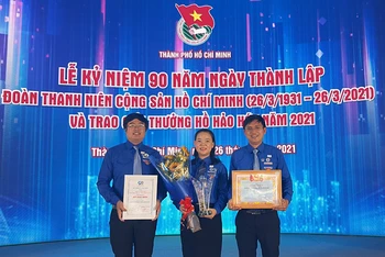 Công trình “Chung tay sử dụng năng lượng xanh” của Đoàn TNCS Hồ Chí Minh Tổng công ty Điện lực TP Hồ Chí Minh nhận giải thưởng Hồ Hảo Hớn.