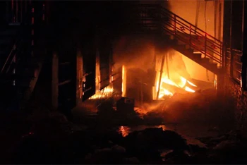 Ảnh tư liệu: Hiện trường vụ cháy sáu căn nhà tại ở phường Phước Tân, TP Biên Hòa, Đồng Nai, rạng sáng ngày 11-5-2020. (Ảnh: THIÊN VƯƠNG) 