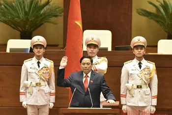 Đồng chí Phạm Minh Chính tuyên thệ nhậm chức Thủ tướng Chính phủ, chiều 5-4 (Ảnh: TRẦN HẢI).