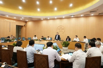 Phó Chủ tịch UBND TP Hà Nội Chử Xuân Dũng yêu cầu các cơ quan phải tiến hành công tác phòng dịch tốt, bảm đảm an toàn trong đợt bầu cử.