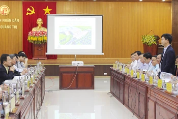 Bí thư Tỉnh ủy Quảng Trị Lê Quang Tùng phát biểu tại buổi làm việc.