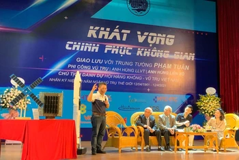 PGS, TS Phạm Anh Tuấn, Tổng giám đốc Trung tâm Vũ trụ Việt Nam chỉa sẻ về khát vọng chinh phục vũ trụ bằng việc chế tạo vệ tinh made in Vietnam.