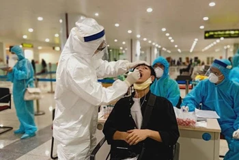Ngành Y tế Hà Nội sẽ triển khai xét nghiệm SARS-CoV-19 cho toàn bộ nhân viên y tế làm việc tại các cơ sở y tế công lập trực thuộc.