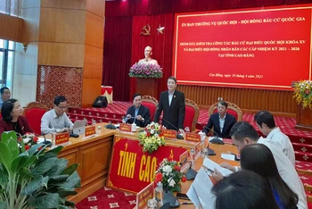 Đồng chí Nguyễn Đức Hải phát biểu ý kiến tại buổi làm việc với tỉnh Cao Bằng.