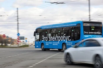Xe buýt chạy điện cỡ lớn sẽ dần thay thế toàn bộ xe điện bánh hơi ở thủ đô Moscow.