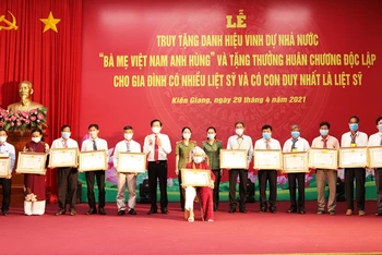54 mẹ ở Kiên Giang được truy tặng danh hiệu Mẹ Việt Nam Anh hùng.