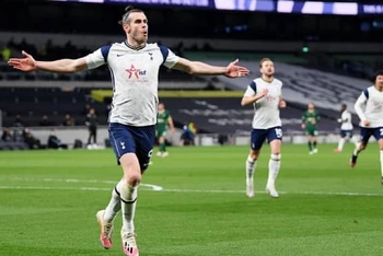 G. Bale lập cú hat-trick trong chiến thắng 4-0 của Tottenham.