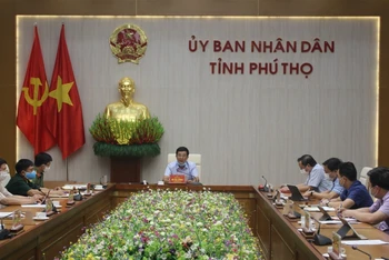 Ban Chỉ đạo phòng, chống dịch Covid-19 tỉnh Phú Thọ họp bàn các phương án phòng dịch.