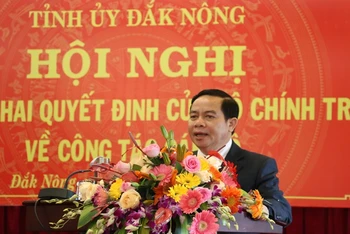 Đồng chí Điểu K’Ré, Ủy viên Trung ương Đảng, Phó Bí thư Tỉnh ủy Đắk Nông phát biểu nhận nhiệm vụ.