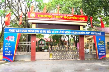 Trường THPT Nguyễn Huệ, TP Tam Điệp, chấp hành nghiêm các biện pháp phòng, chống dịch Covid-19.