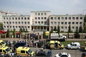 Quang cảnh Trường học số 175 ở Kazan, nơi xảy ra vụ xả súng. (Nguồn ảnh: TASS)