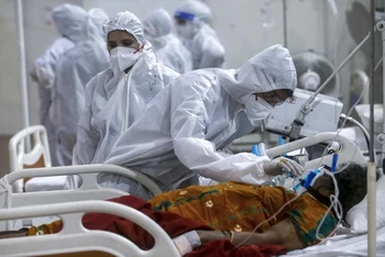 Bệnh viện dã chiến BKC, một trong những cơ sở điều trị Covid-19 lớn nhất tại TP Mumbai, Ấn Độ. (Ảnh: AP)