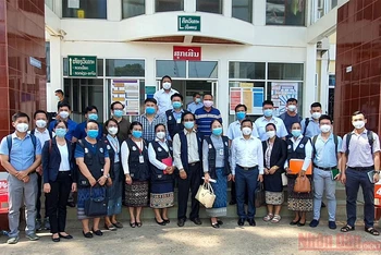 Đoàn công tác của Bộ Y tế Việt Nam tại Bệnh viện đa khoa tỉnh Savannakhet.