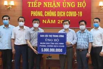 Ủy ban T.Ư Mặt trận Tổ quốc Việt Nam ủng hộ Bắc Ninh 5 tỷ đồng chống dịch