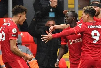 Các cầu thủ Liverpool mừng chiến thắng 2-0 trước Crystal Palace.